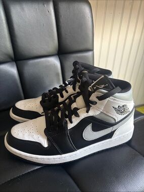 Jordan Mid White Black Grey Basketball Shoes